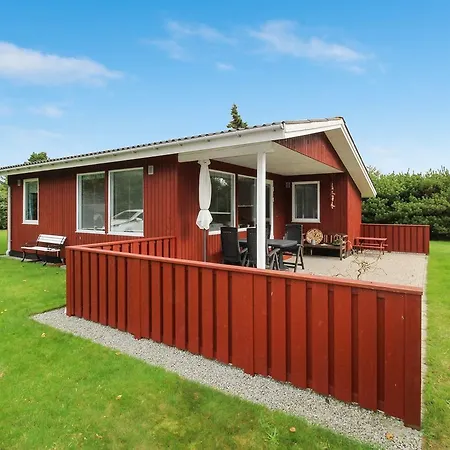 Two-bedroom Holiday In * Hals