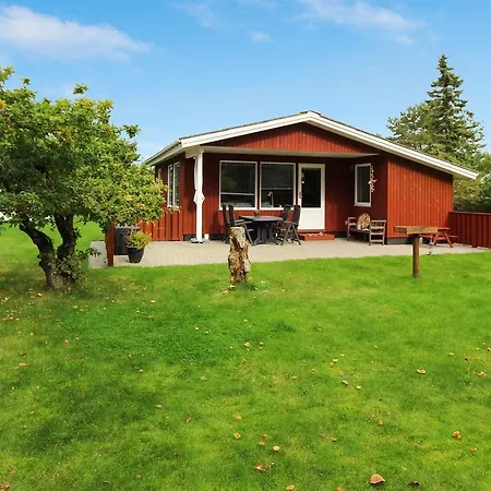 Two-bedroom Holiday In * Hals